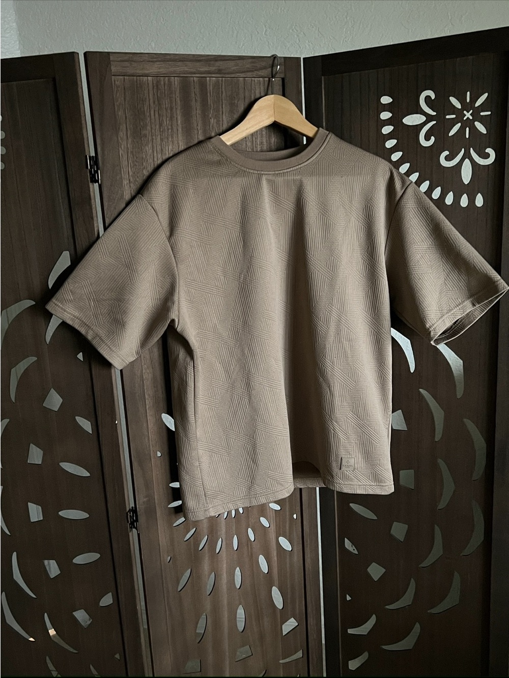 Men's Short Sleeve Textured Tee in Taupe - Relaxed Crew